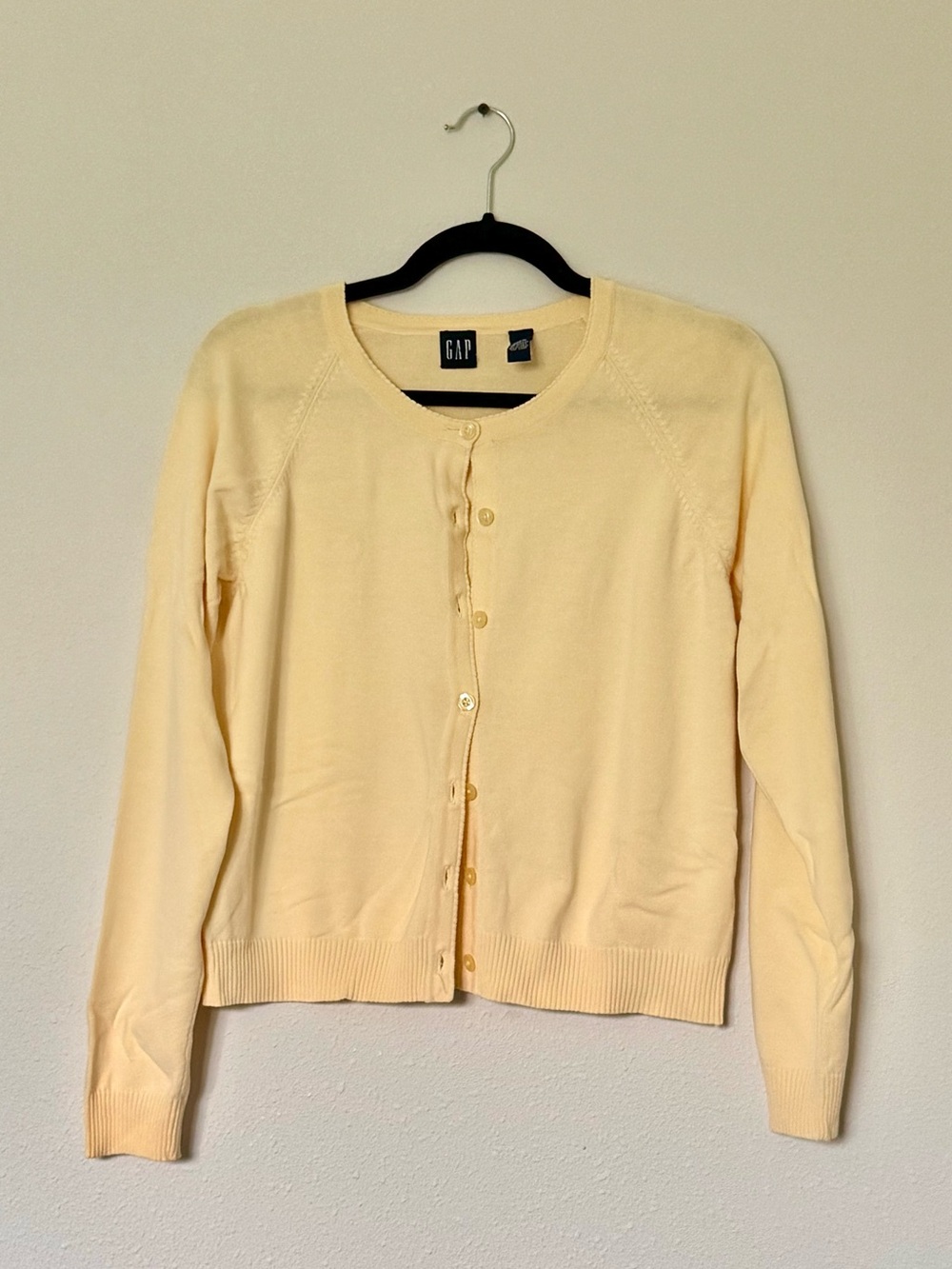 GAP Women's Pale Butter Yellow Classic Crewneck Cardigan M 100% Cotton Vintage